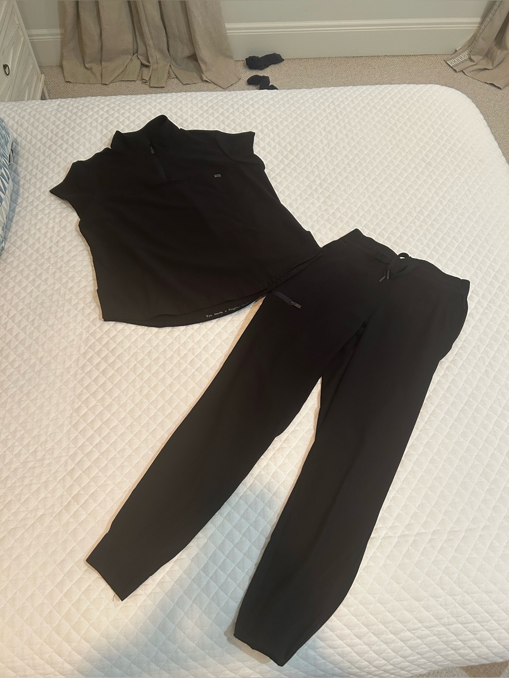 Healing Hands Women’s Black Active Jogger Pants & Zip Top Set, XS
